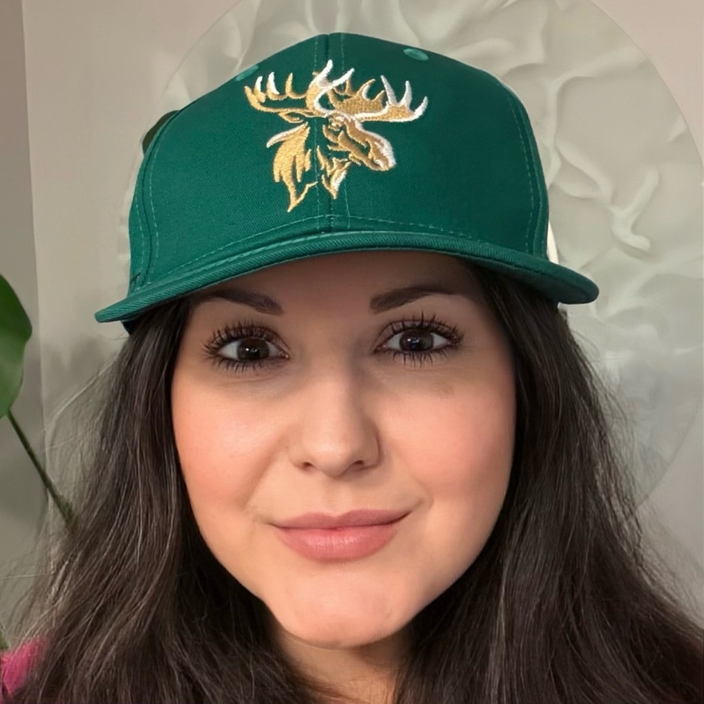 Moosehead Breweries Canadian Lager Hat Cap Green Snapback Embroidered Logo NWT